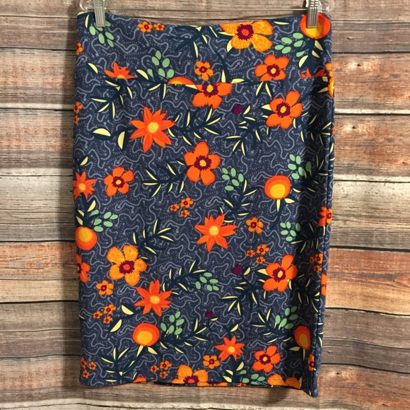 LuLaRoe Dresses & Skirts - LuLaRoe blue floral Cassie stretch pencil skirt